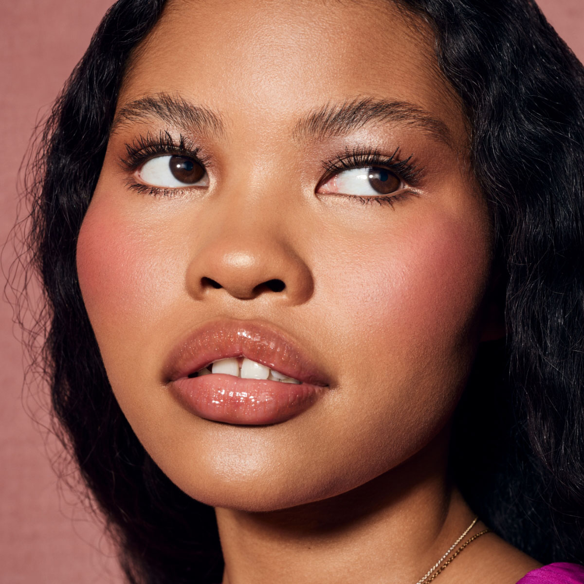 FENTY CHEEKS SUEDE POWDER BLUSH (RUBOR PARA MEJILLAS)